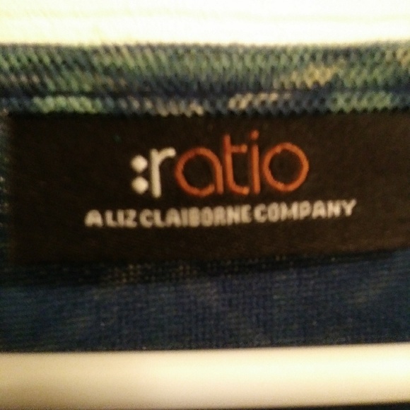 Liz Claiborne Top - Picture 4 of 4